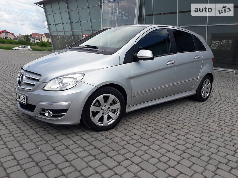 Хетчбек Mercedes-Benz B-Class 2010 в 