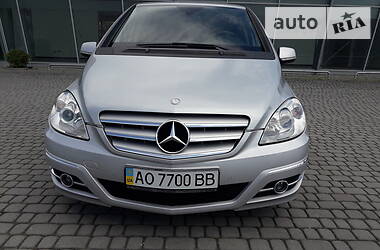 Хетчбек Mercedes-Benz B-Class 2010 в 