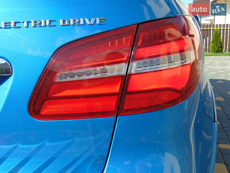 Хэтчбек Mercedes-Benz B-Class 2014 в Новояворовске