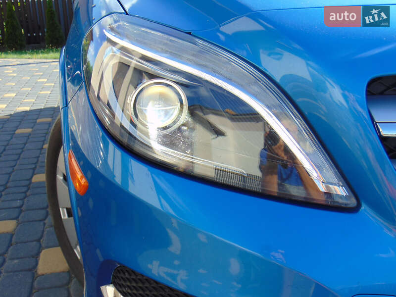Хэтчбек Mercedes-Benz B-Class 2014 в Новояворовске