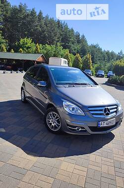 Хэтчбек Mercedes-Benz B-Class 2010 в 
