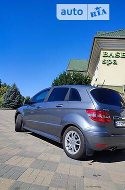 Хэтчбек Mercedes-Benz B-Class 2010 в 