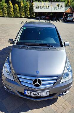 Хэтчбек Mercedes-Benz B-Class 2010 в 