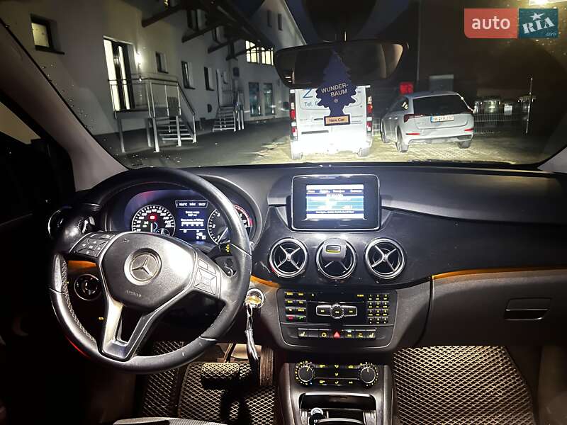 Mercedes-Benz B-Class 2012