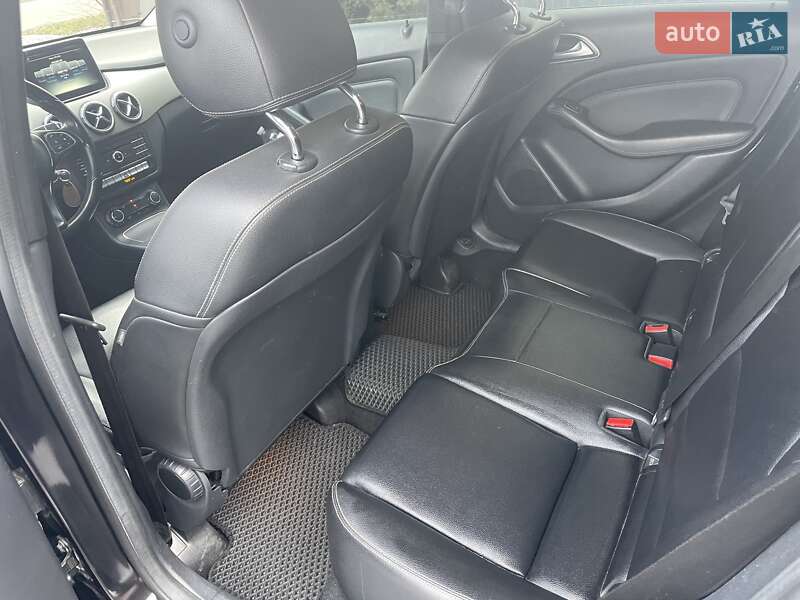 Хэтчбек Mercedes-Benz B-Class 2015 в Киеве