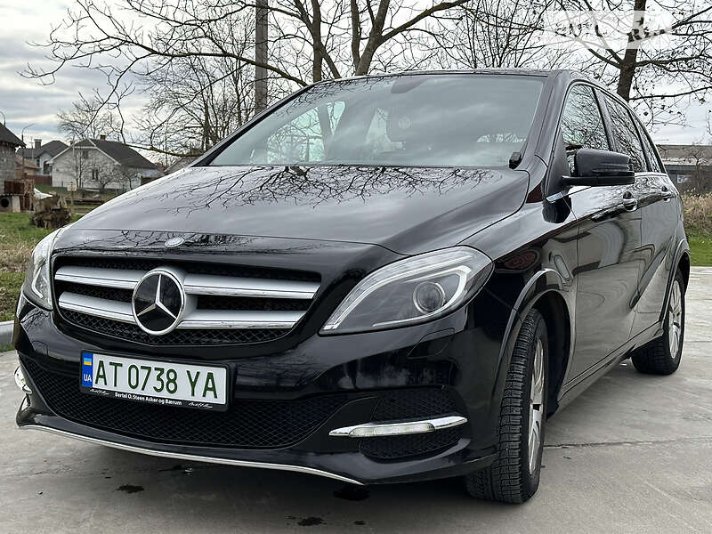 Хэтчбек Mercedes-Benz B-Class 2016 в 