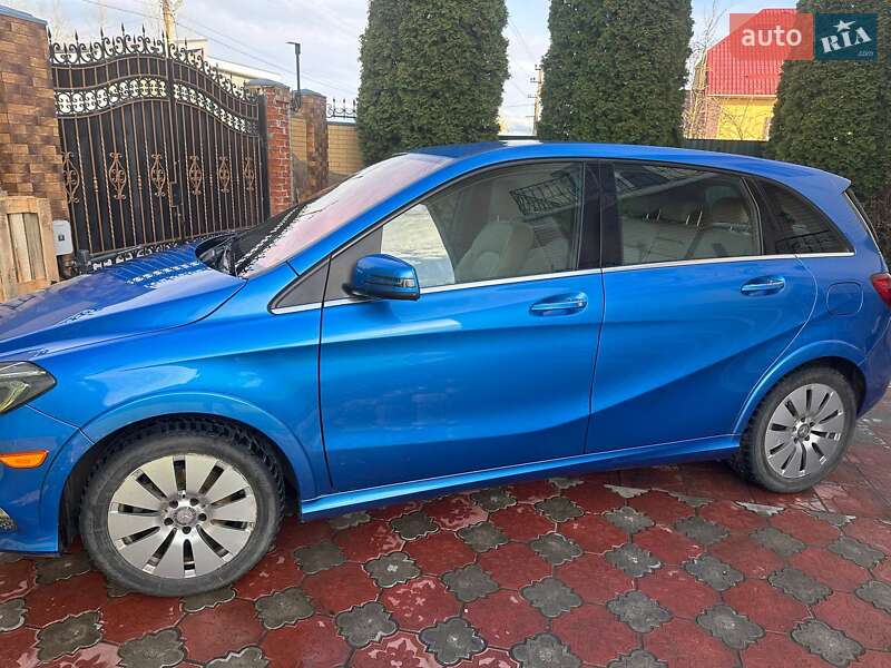 Хэтчбек Mercedes-Benz B-Class 2016 в Киеве