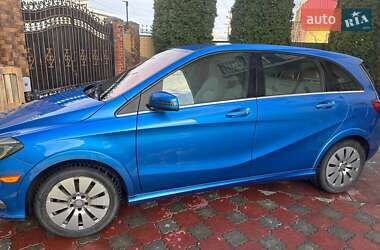 Хэтчбек Mercedes-Benz B-Class 2016 в 