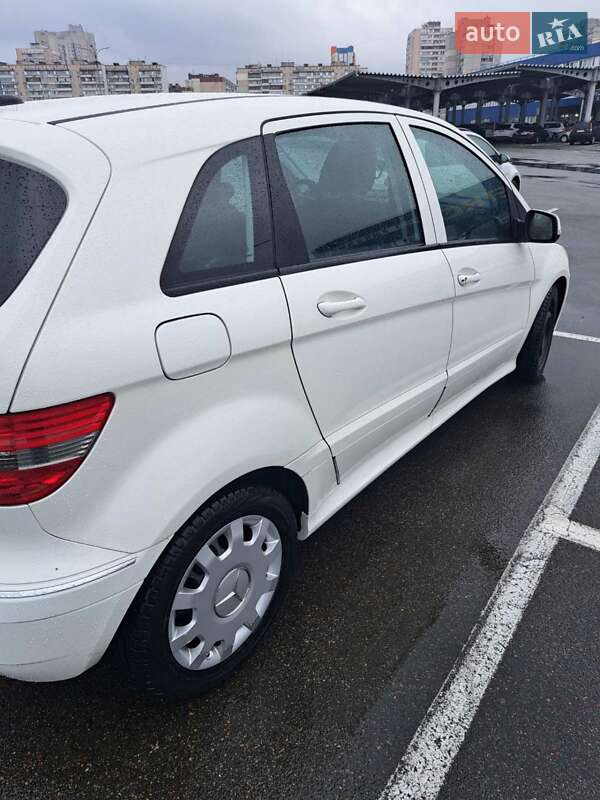 Хэтчбек Mercedes-Benz B-Class 2010 в Киеве фото 8 Хэтчбек Mercedes-Benz B-Class 2010 в Киеве