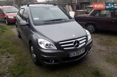 Хэтчбек Mercedes-Benz B-Class 2011 в 