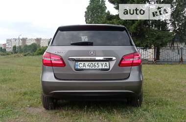 Хэтчбек Mercedes-Benz B-Class 2015 в 