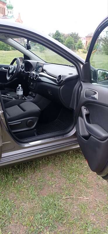 Хэтчбек Mercedes-Benz B-Class 2015 в Черкассах фото 29 Хэтчбек Mercedes-Benz B-Class 2015 в Черкассах