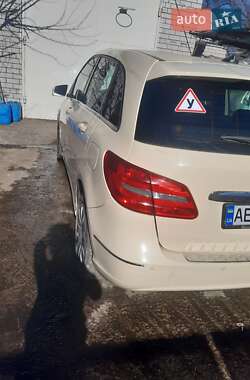 Хетчбек Mercedes-Benz B-Class 2014 в 