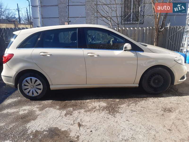 Хетчбек Mercedes-Benz B-Class 2014 в Дніпрі