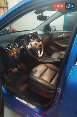 Хэтчбек Mercedes-Benz B-Class 2014 в 