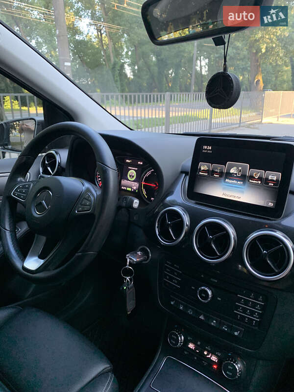 Хэтчбек Mercedes-Benz B-Class 2016 в Черновцах