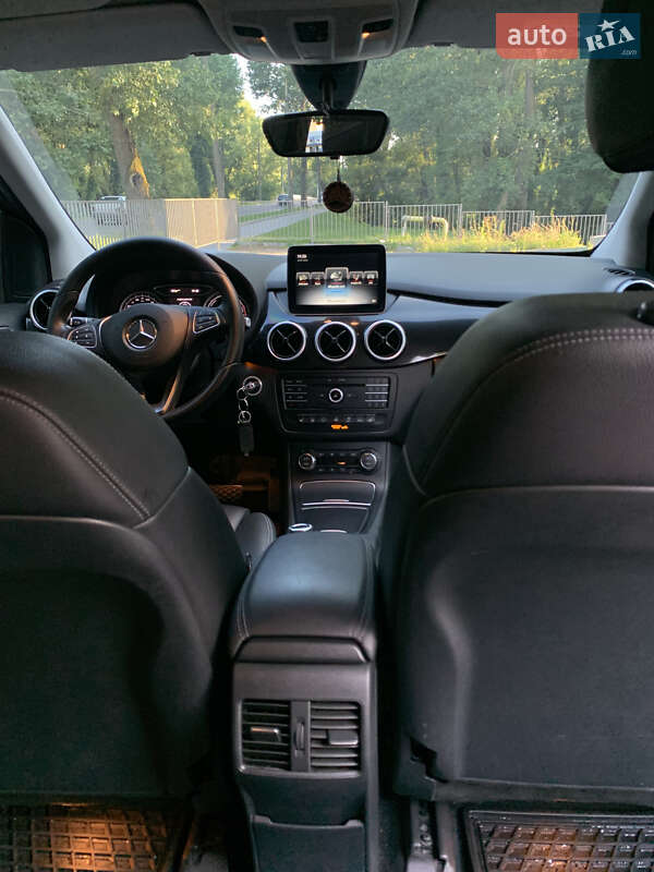 Хэтчбек Mercedes-Benz B-Class 2016 в Черновцах