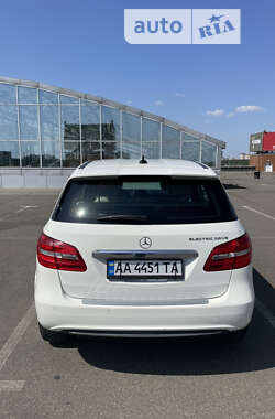 Хэтчбек Mercedes-Benz B-Class 2014 в Киеве