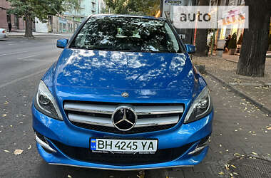 Хэтчбек Mercedes-Benz B-Class 2014 в 