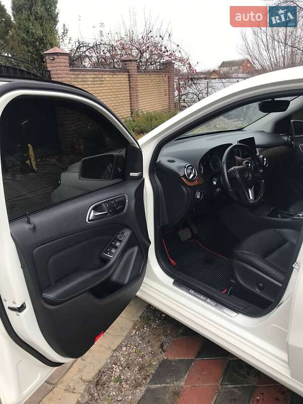 Хэтчбек Mercedes-Benz B-Class 2014 в Ахтырке
