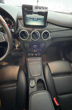 Хетчбек Mercedes-Benz B-Class 2016 в 