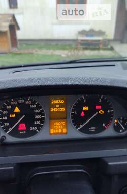 Хэтчбек Mercedes-Benz B-Class 2010 в 
