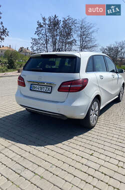 Хэтчбек Mercedes-Benz B-Class 2016 в 
