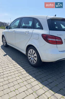 Хэтчбек Mercedes-Benz B-Class 2016 в 