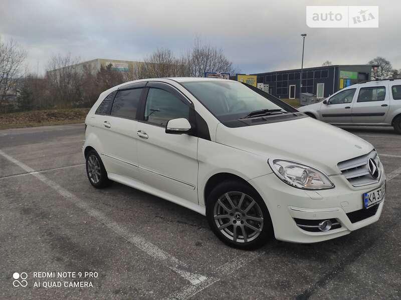 Mercedes-Benz B-Class 2011