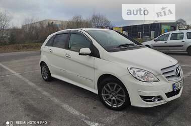 Хетчбек Mercedes-Benz B-Class 2011 в 