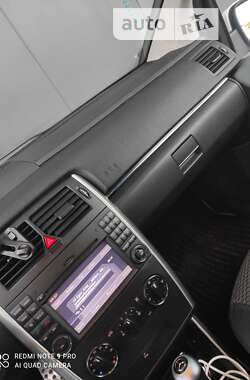 Хетчбек Mercedes-Benz B-Class 2011 в 
