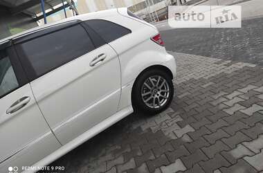 Хетчбек Mercedes-Benz B-Class 2011 в 