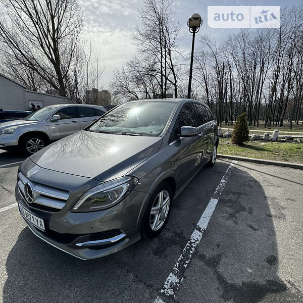 Хэтчбек Mercedes-Benz B-Class 2016 в Киеве фото 13 Хэтчбек Mercedes-Benz B-Class 2016 в Киеве