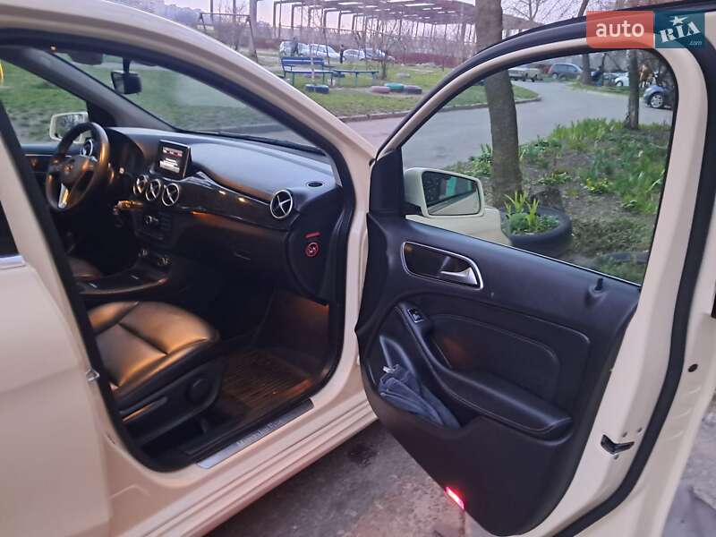 Хэтчбек Mercedes-Benz B-Class 2012 в Александрие