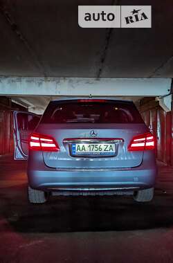 Хэтчбек Mercedes-Benz B-Class 2014 в Киеве