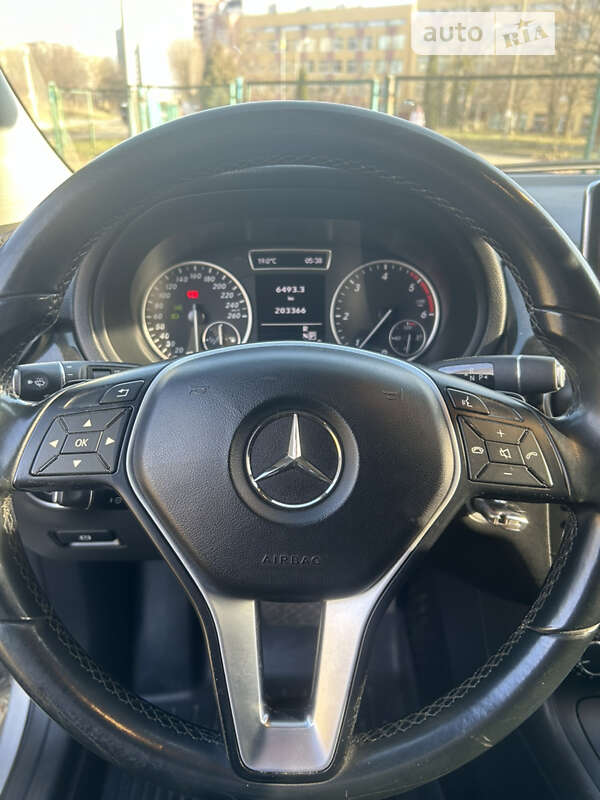 Хэтчбек Mercedes-Benz B-Class 2014 в Львове