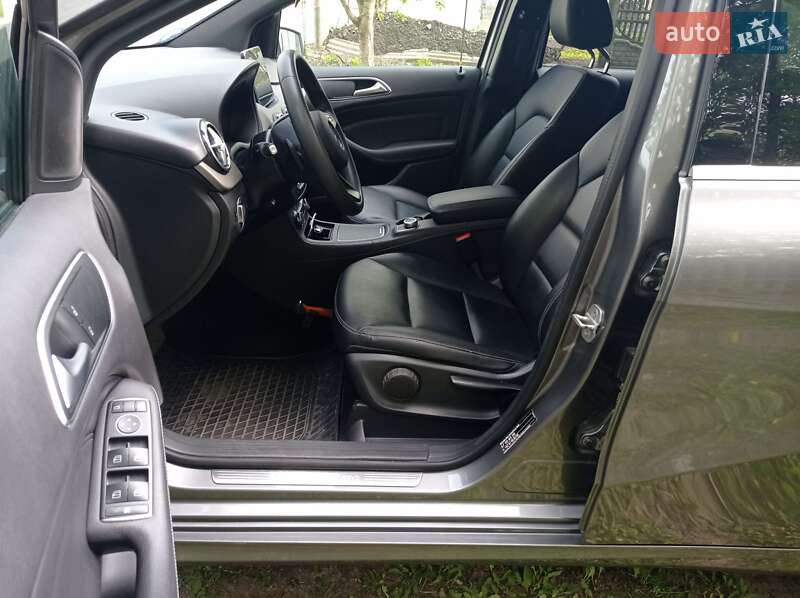 Хэтчбек Mercedes-Benz B-Class 2015 в Луцке фото 9 Хэтчбек Mercedes-Benz B-Class 2015 в Луцке