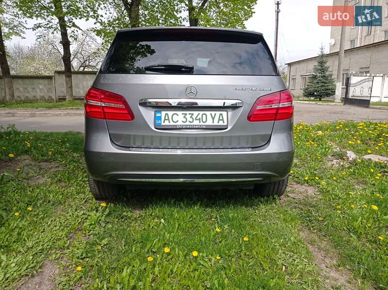 Хэтчбек Mercedes-Benz B-Class 2015 в Луцке фото 6 Хэтчбек Mercedes-Benz B-Class 2015 в Луцке