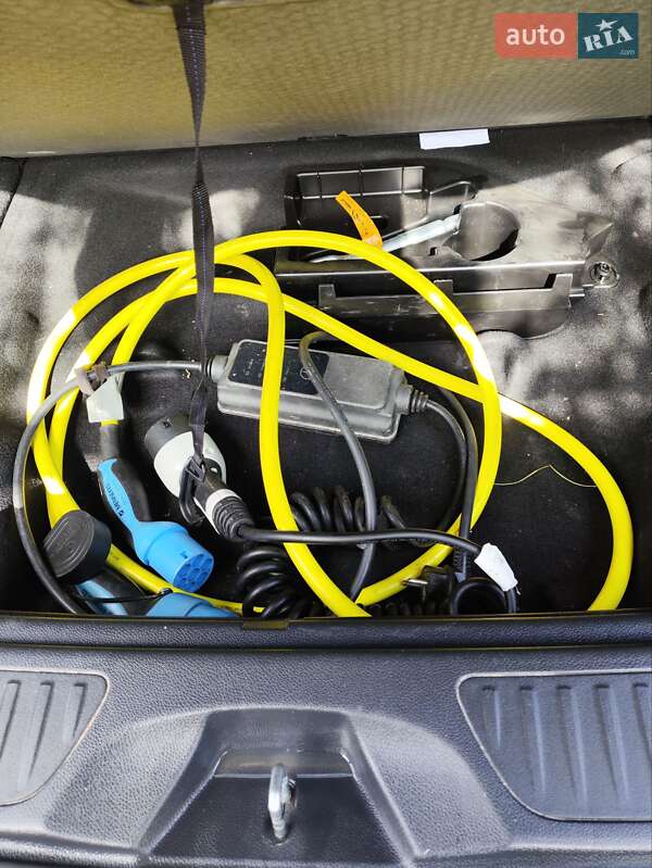 Хэтчбек Mercedes-Benz B-Class 2015 в Ровно фото 8 Хэтчбек Mercedes-Benz B-Class 2015 в Ровно