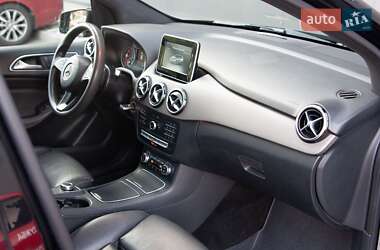 Хэтчбек Mercedes-Benz B-Class 2017 в 