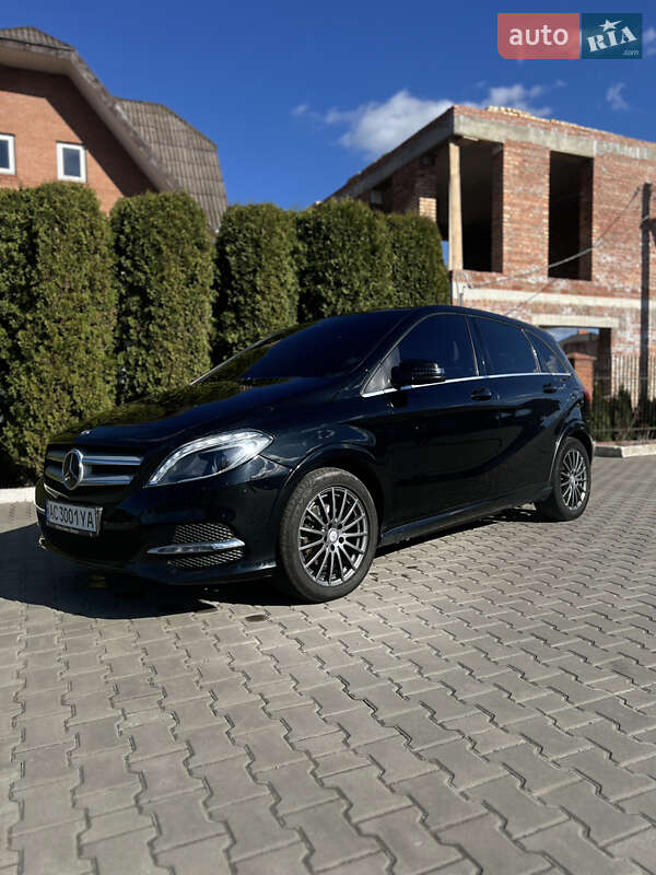 Хетчбек Mercedes-Benz B-Class 2017 в 