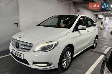 Хэтчбек Mercedes-Benz B-Class 2013 в 