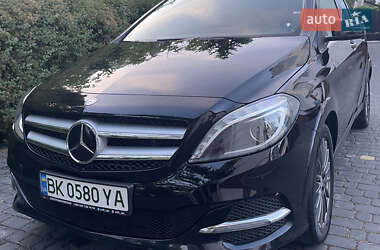 Хэтчбек Mercedes-Benz B-Class 2017 в 