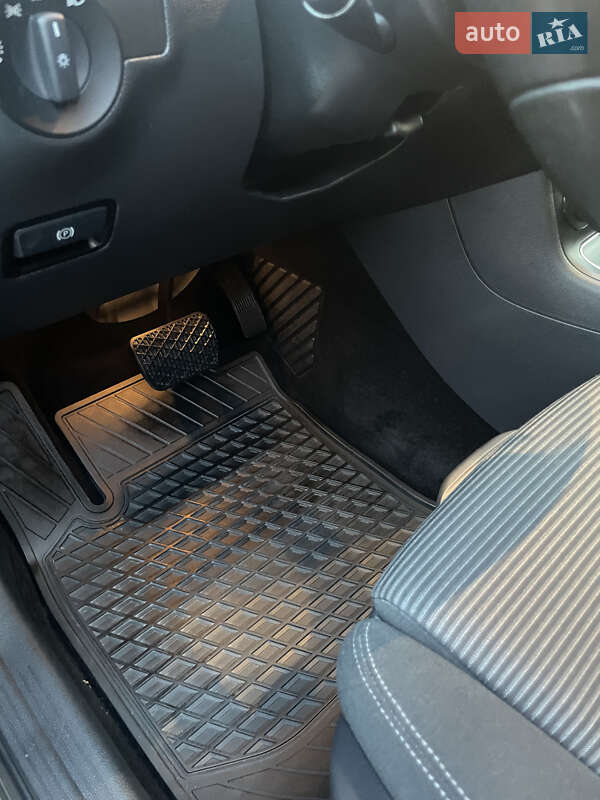 Хэтчбек Mercedes-Benz B-Class 2017 в Вараше