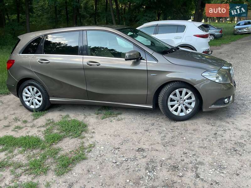 Хетчбек Mercedes-Benz B-Class 2012 в Яготині
