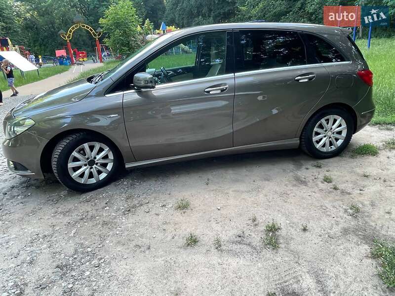 Хетчбек Mercedes-Benz B-Class 2012 в Яготині