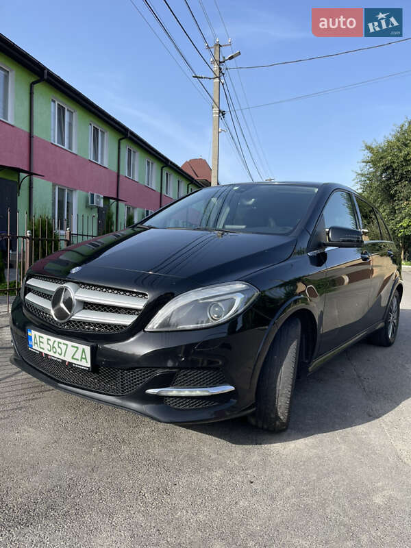 Хэтчбек Mercedes-Benz B-Class 2016 в Киеве фото 3 Хэтчбек Mercedes-Benz B-Class 2016 в Киеве