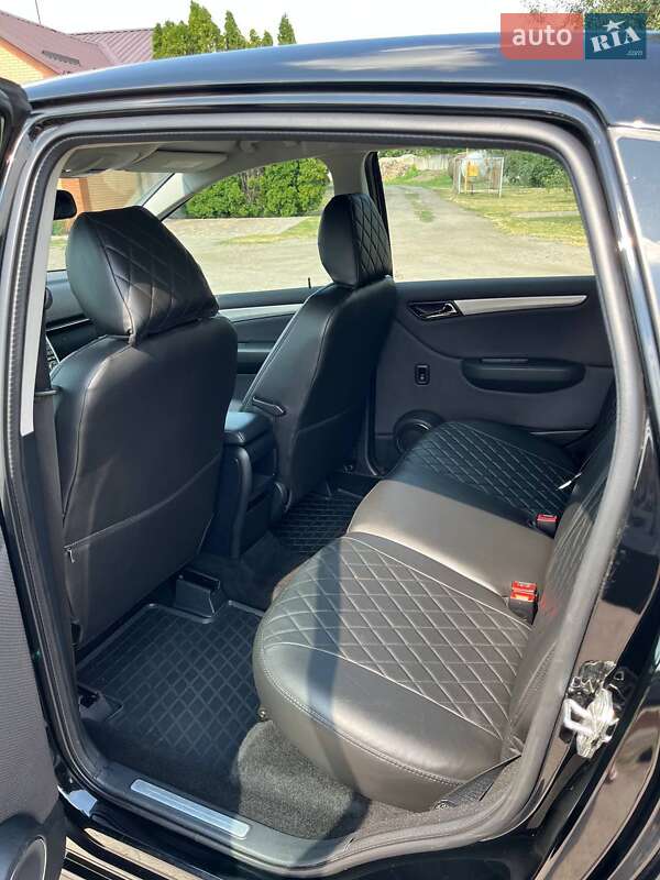 Хэтчбек Mercedes-Benz B-Class 2010 в Ромнах