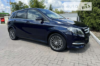 Хэтчбек Mercedes-Benz B-Class 2017 в 