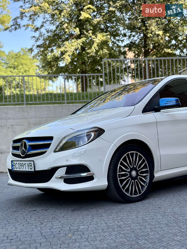 Хэтчбек Mercedes-Benz B-Class 2016 в Львове